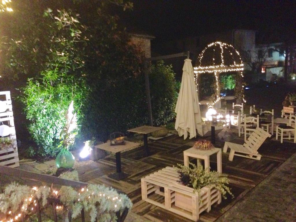 Hotel Le Vigne Di Corvino Casteggio Exteriör bild