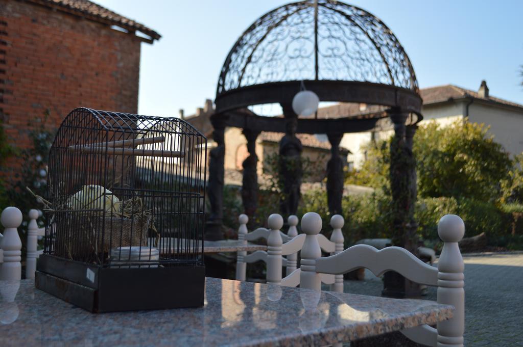 Hotel Le Vigne Di Corvino Casteggio Exteriör bild